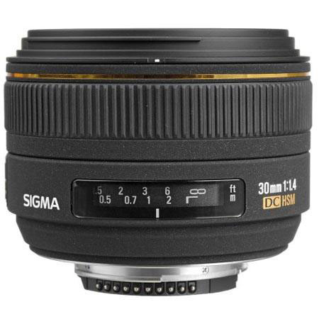 Sigma 30mm/1.4DC HSM for Nikon/ Canon