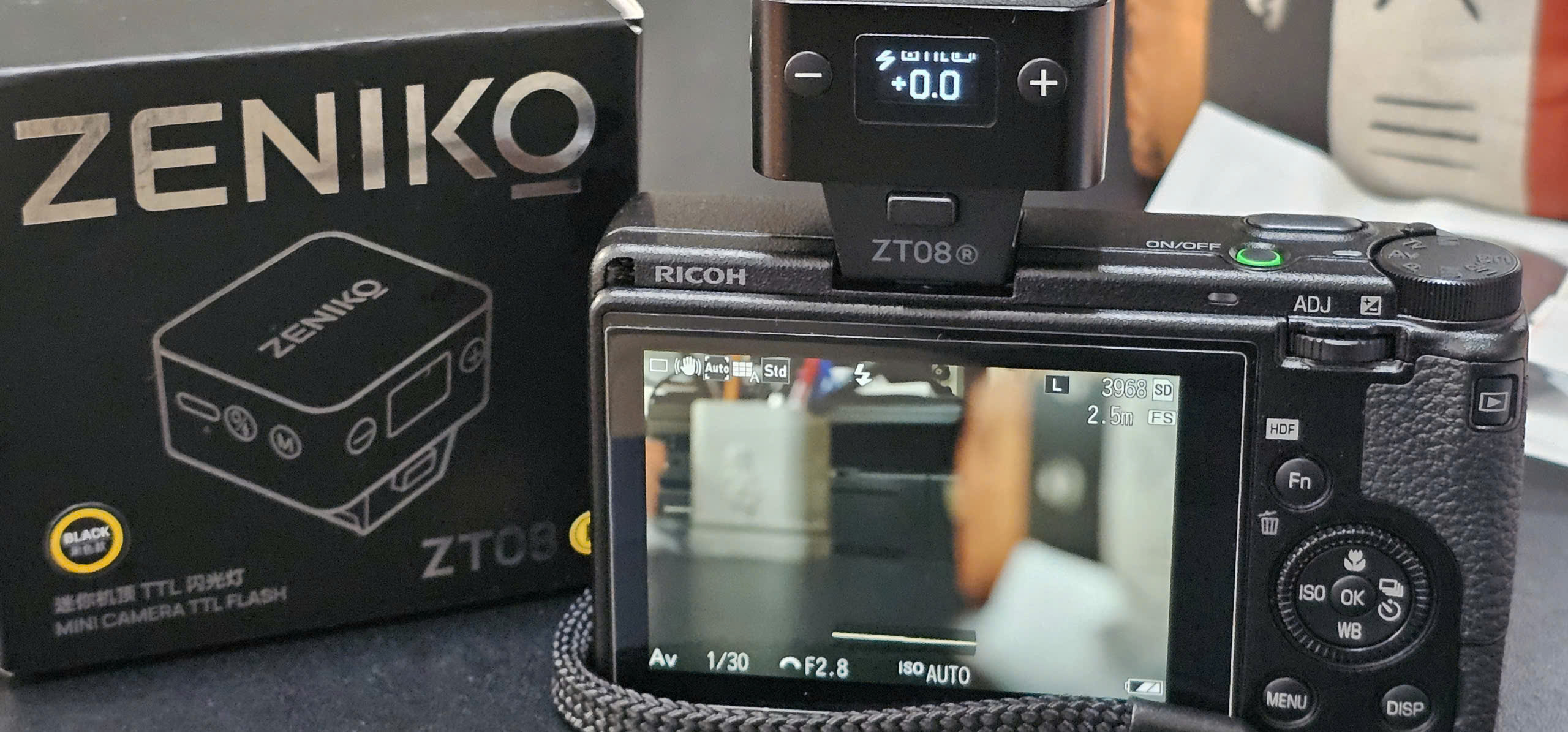Zeniko Mini Camera Flash TTL ZT08 for Ricoh - Giang Duy Đạt